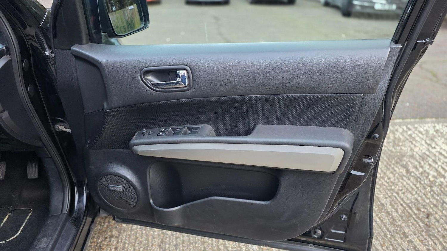 Used Nissan X-Trail 2011 for sale - 77635329: Photo 32