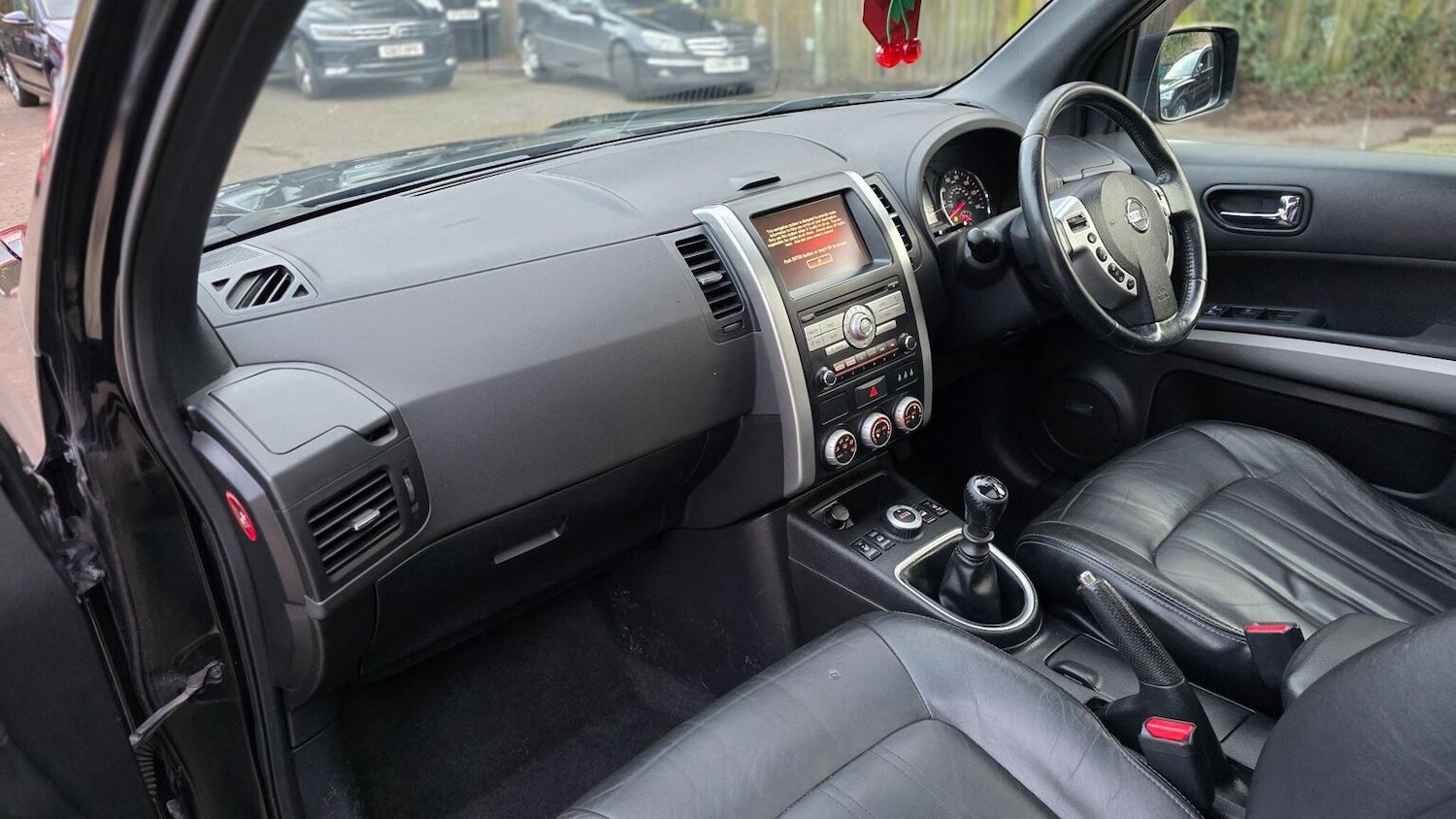 Used Nissan X-Trail 2011 for sale - 77635329: Photo 43