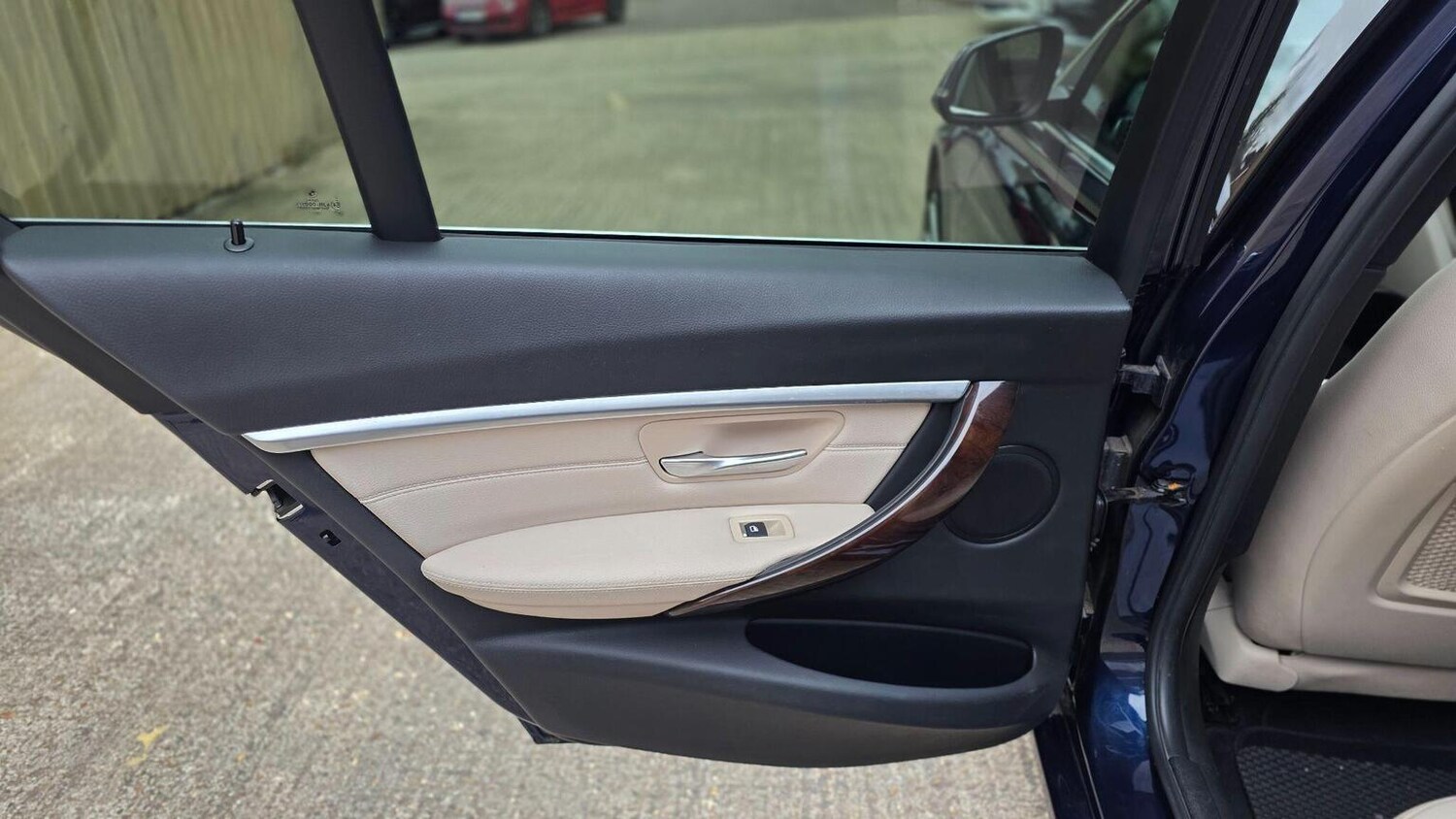 Used BMW 3 Series 2017 for sale - 78139405: Photo 37