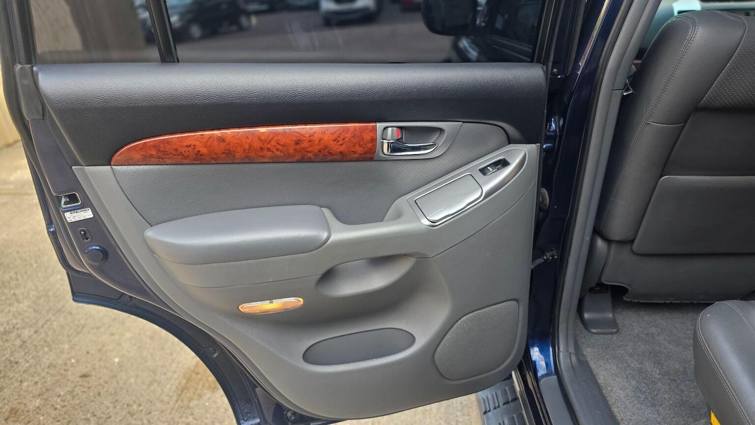 Used Toyota Land Cruiser 2006 for sale - 76793904: Photo 29