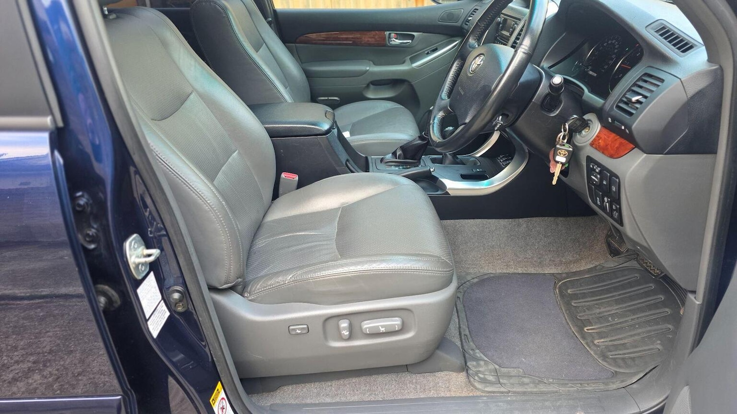 Used Toyota Land Cruiser 2006 for sale - 76793904: Photo 33