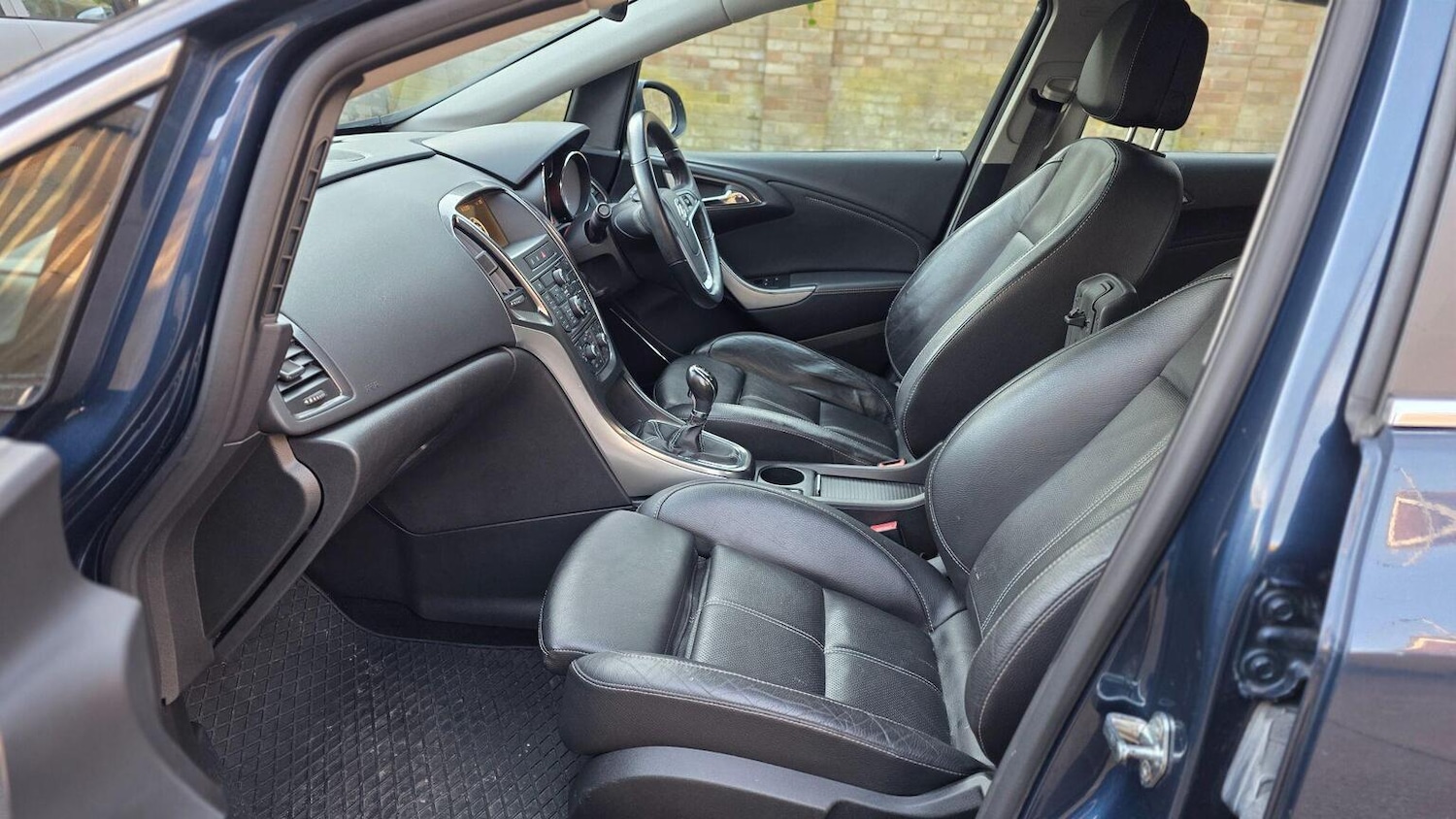 Used Vauxhall Astra 2011 for sale - 77001549: Photo 11