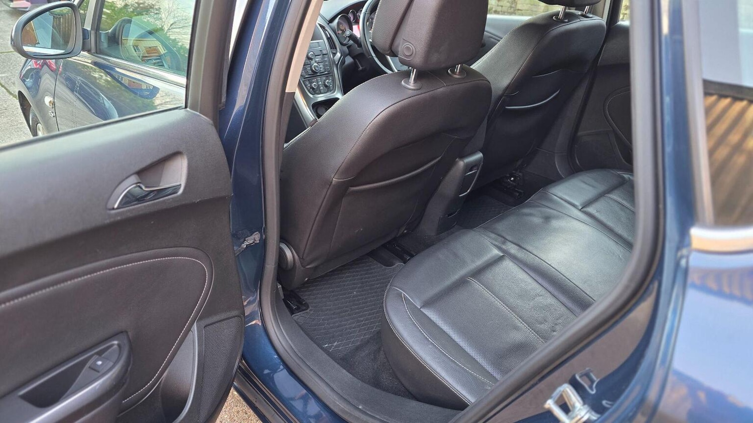 Used Vauxhall Astra 2011 for sale - 77001549: Photo 13