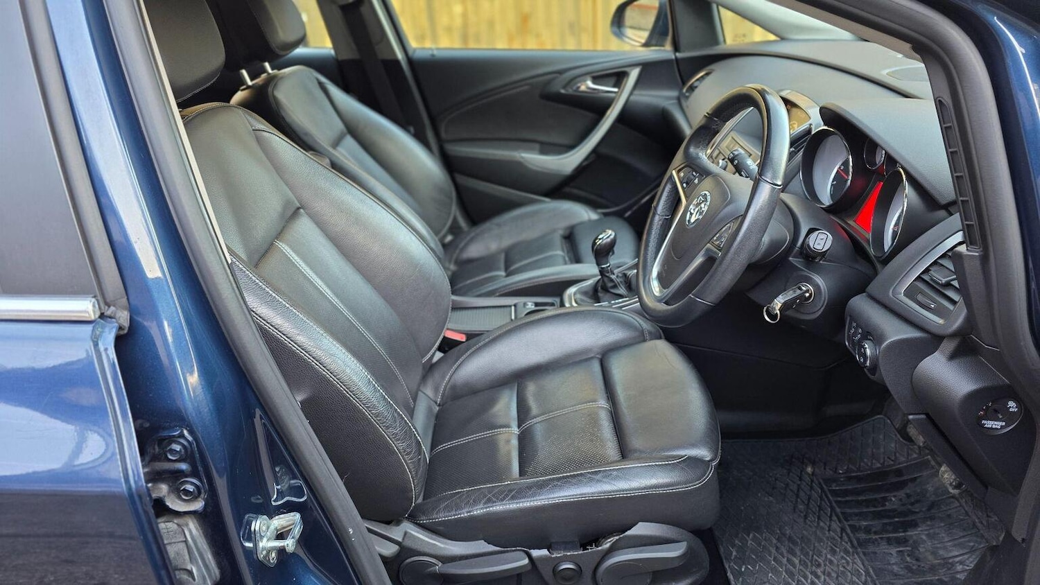 Used Vauxhall Astra 2011 for sale - 77001549: Photo 31