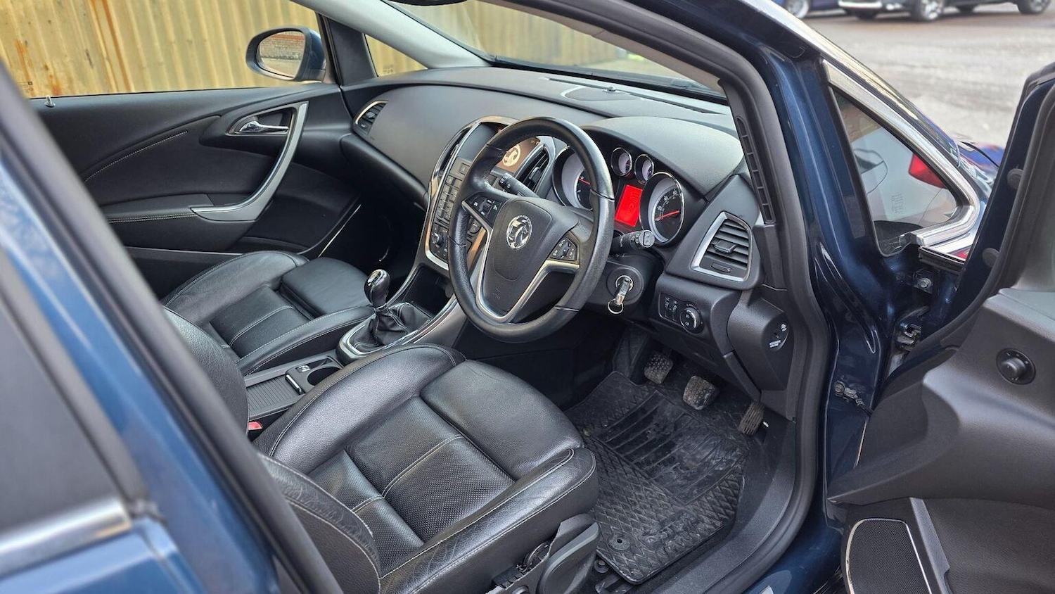 Used Vauxhall Astra 2011 for sale - 77001549: Photo 32