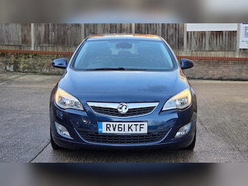 Used Vauxhall Astra 2011 for sale - 77001549: Photo