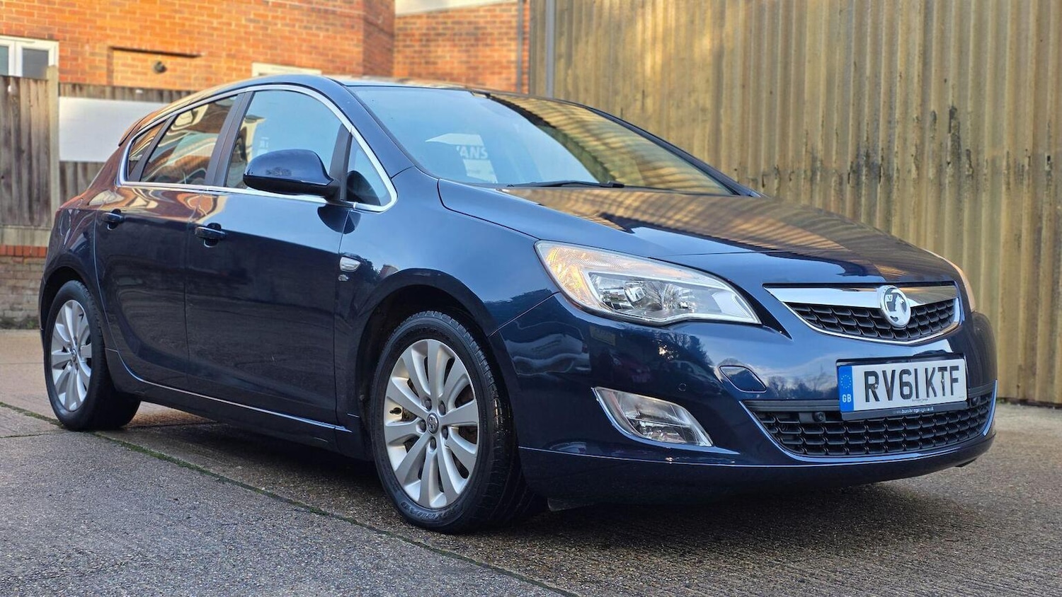 Used Vauxhall Astra 2011 for sale - 77001549: Photo 4