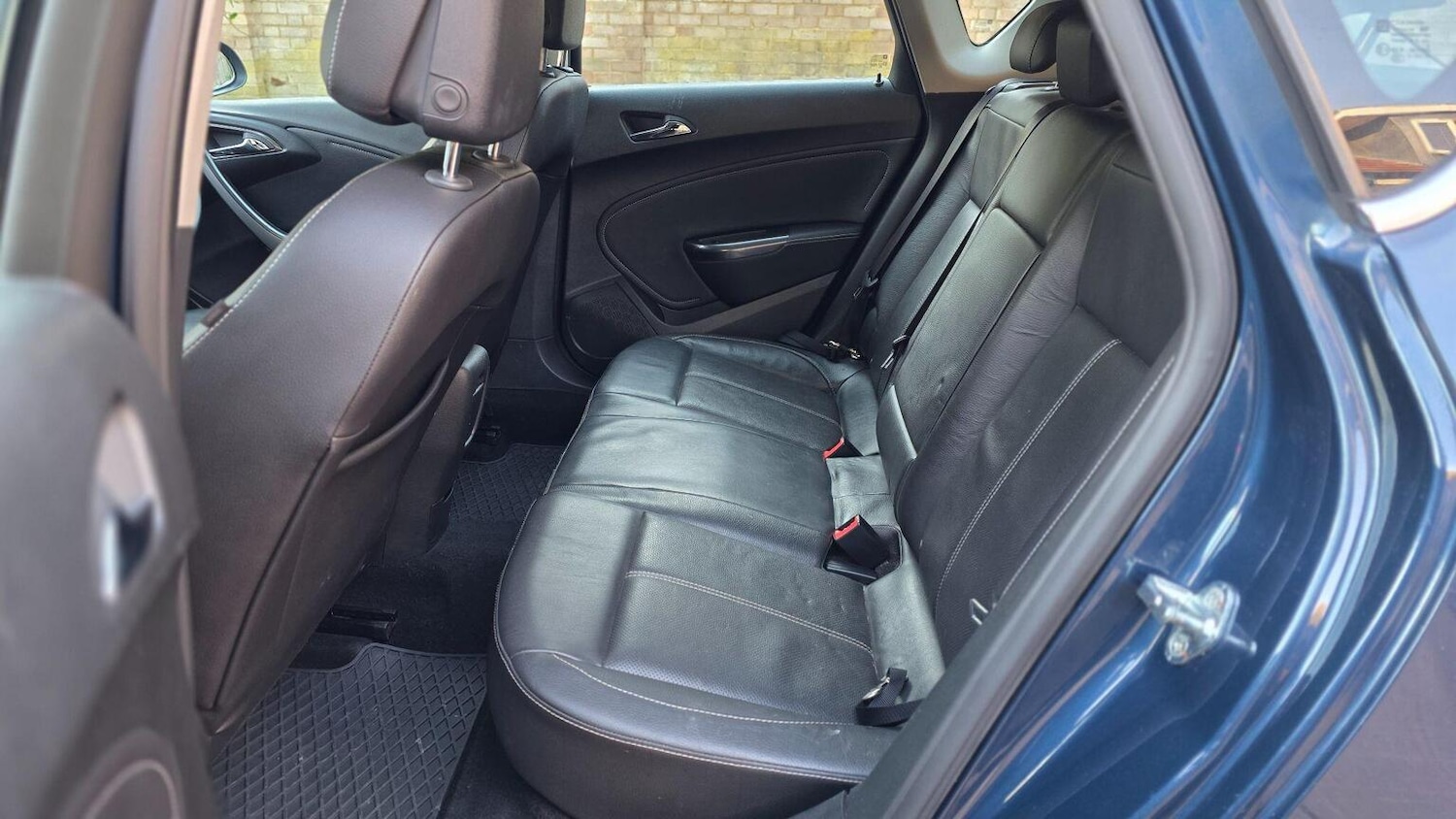 Used Vauxhall Astra 2011 for sale - 77001549: Photo 40