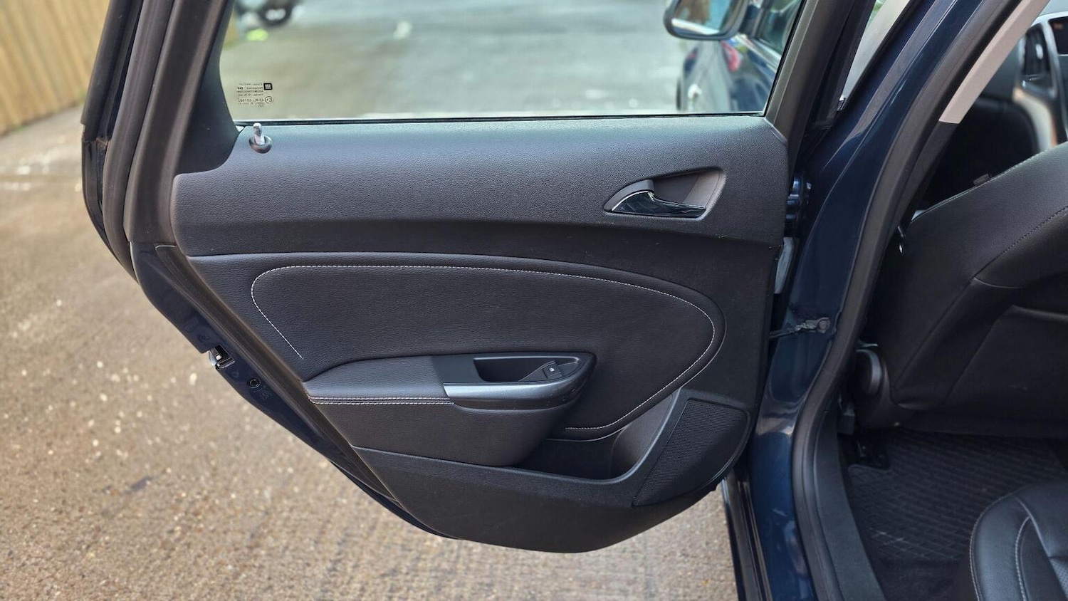 Used Vauxhall Astra 2011 for sale - 77001549: Photo 41