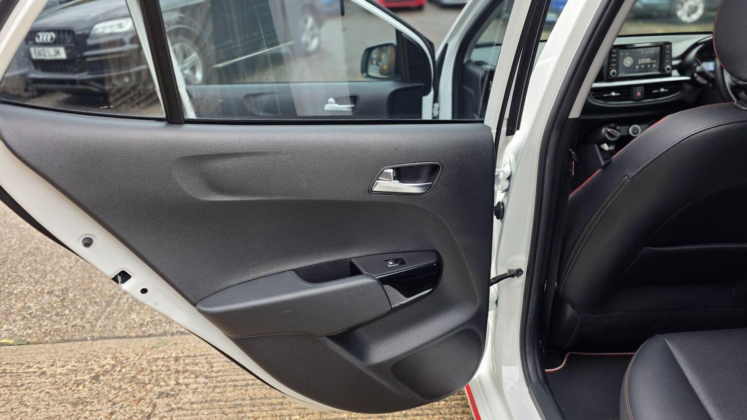 Used Kia Picanto 2023 for sale - 76858894: Photo 34