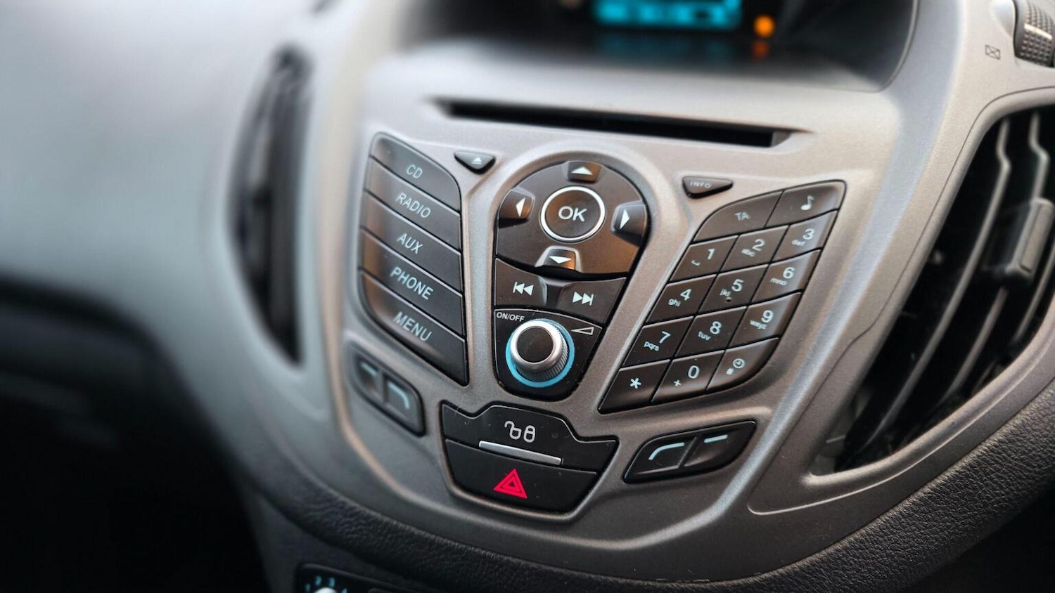 Used Ford Transit Courier 2018 for sale - 77459969: Photo 17