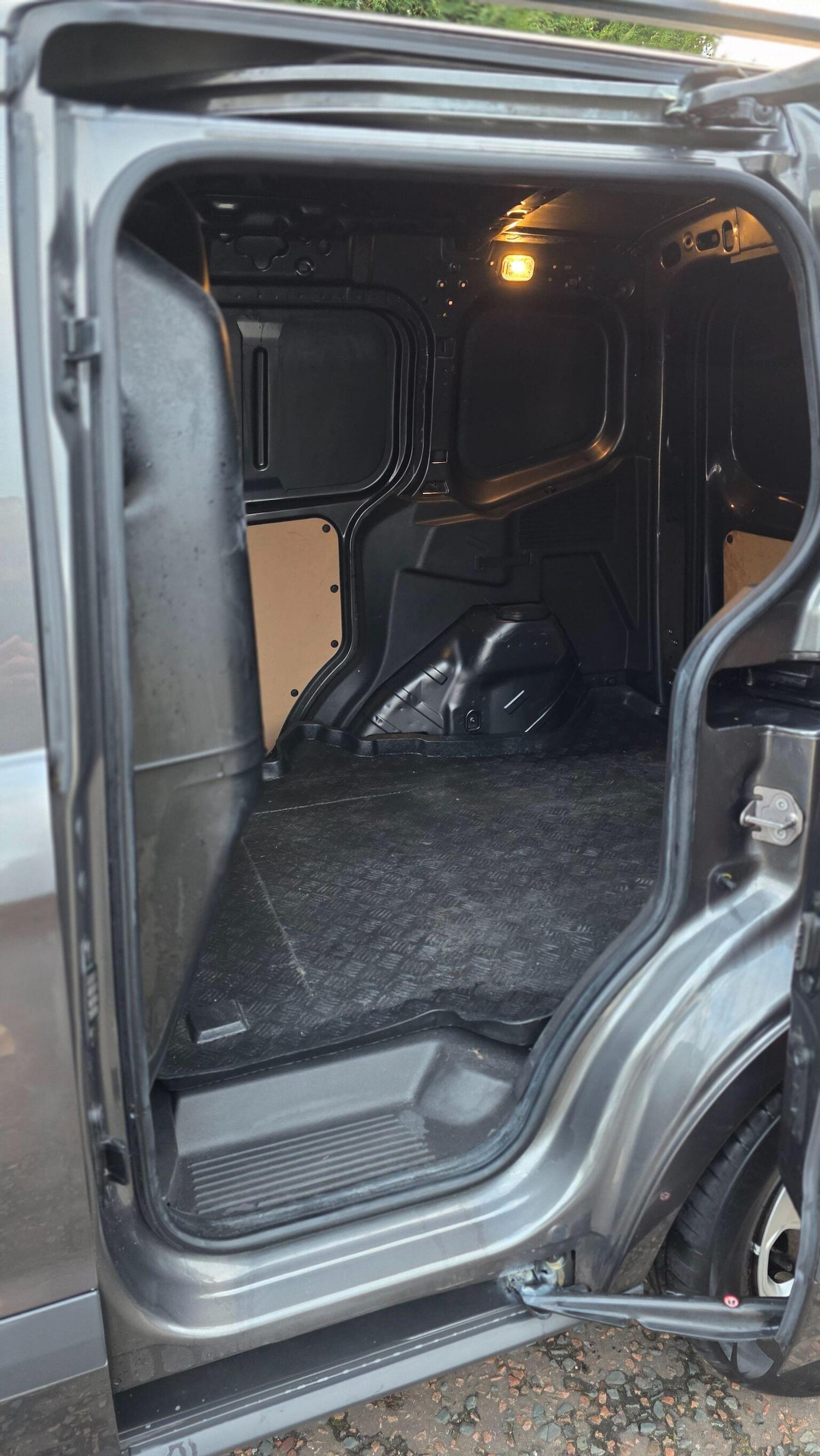 Used Ford Transit Courier 2018 for sale - 77459969: Photo 20