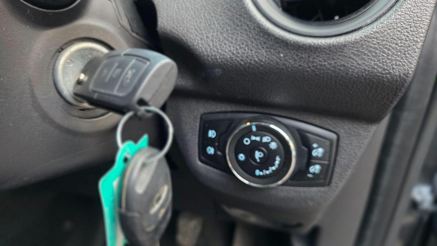 Used Ford Transit Courier 2018 for sale - 77459969: Photo 28