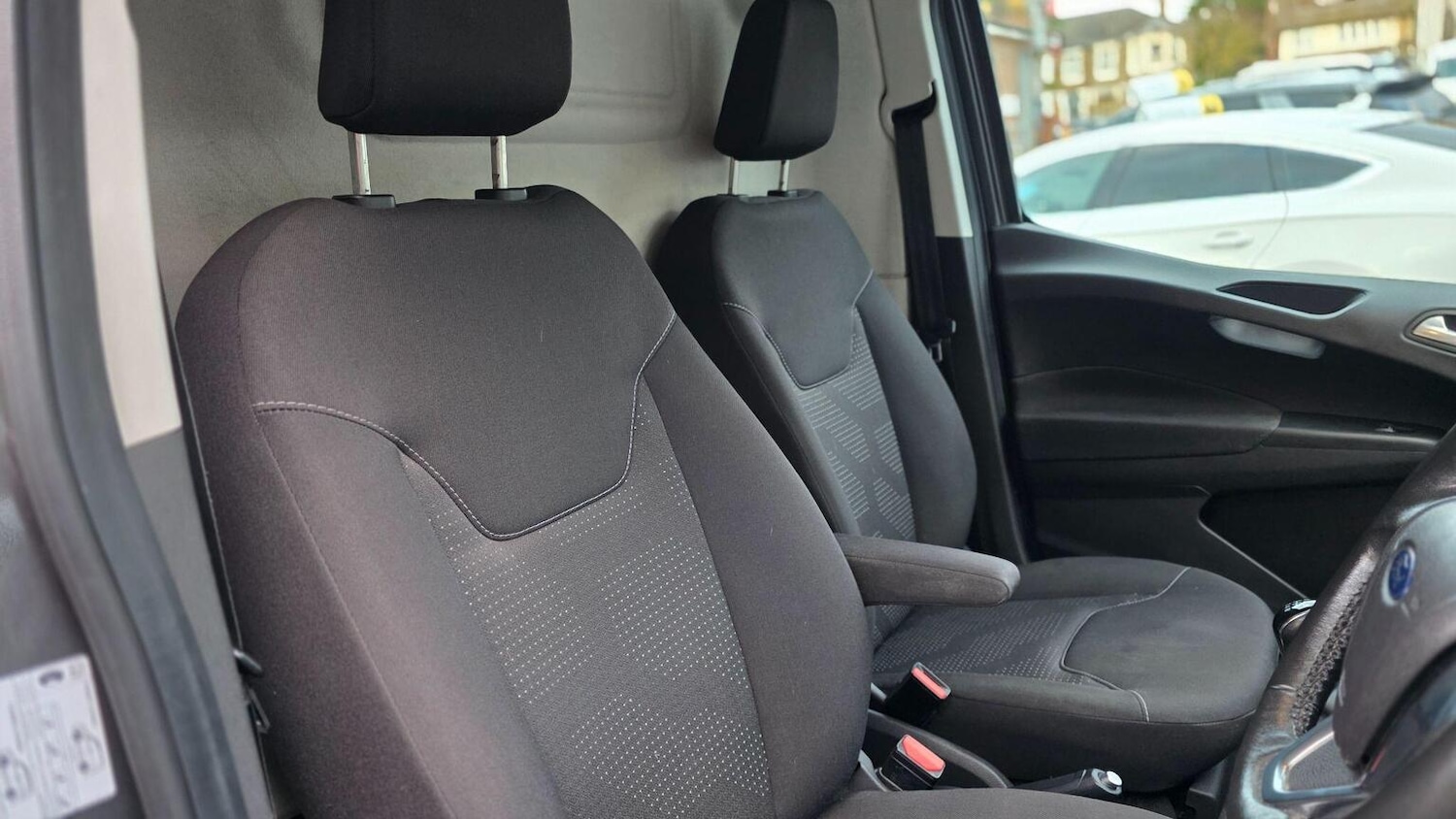 Used Ford Transit Courier 2018 for sale - 77459969: Photo 31