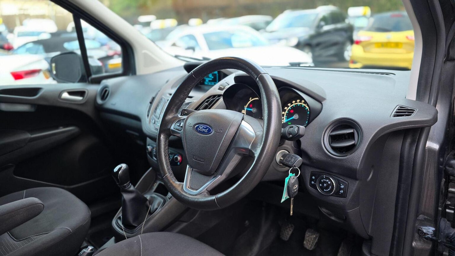 Used Ford Transit Courier 2018 for sale - 77459969: Photo 32