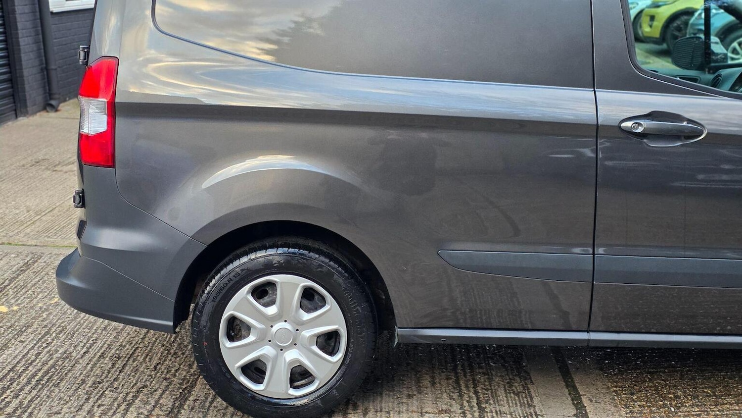 Used Ford Transit Courier 2018 for sale - 77459969: Photo 37