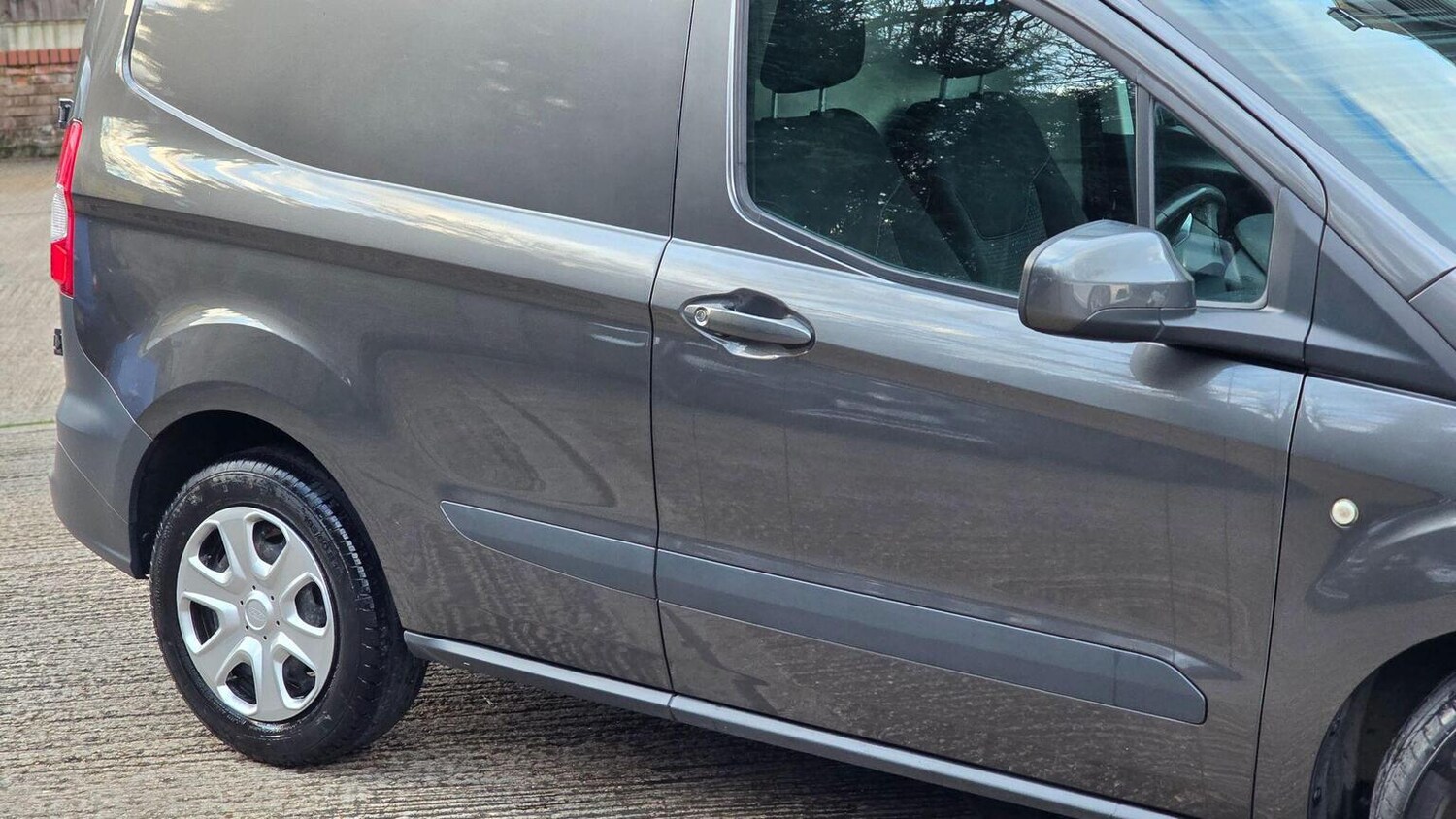 Used Ford Transit Courier 2018 for sale - 77459969: Photo 51