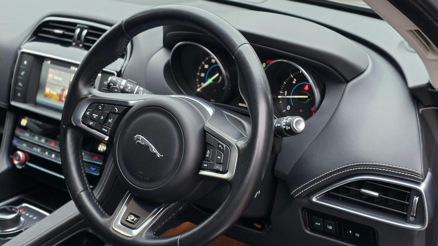 Used Jaguar F-Pace 2016 for sale - 77023129: Photo 37