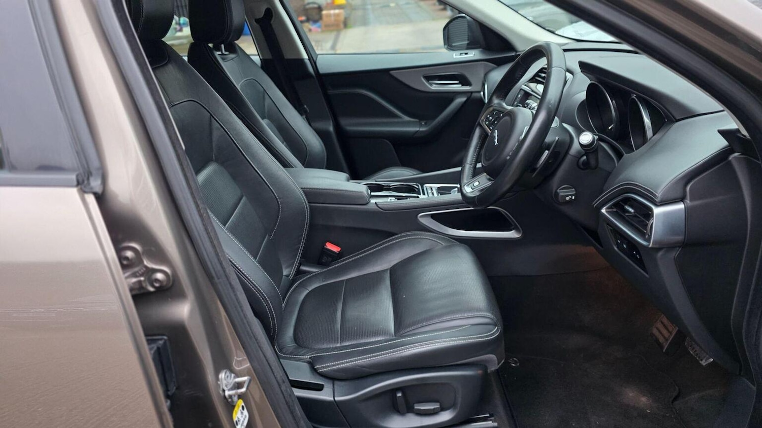 Used Jaguar F-Pace 2016 for sale - 77023129: Photo 39