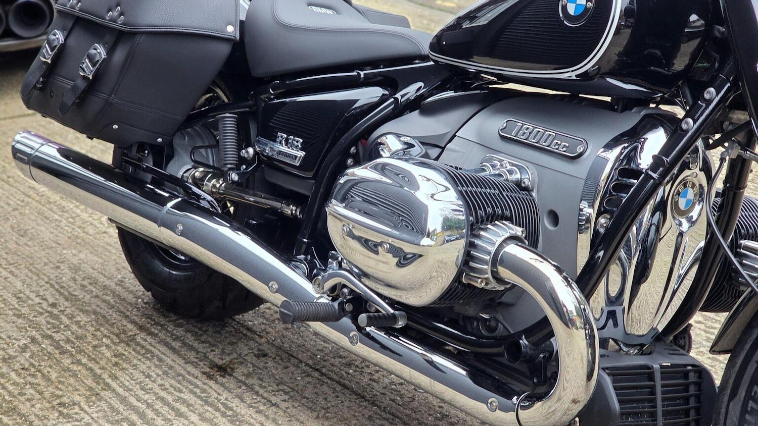 BMW R18