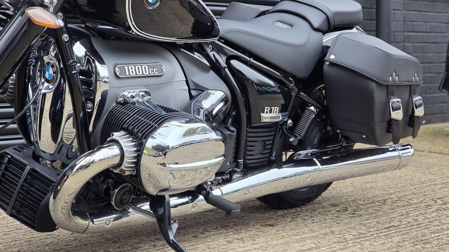 BMW R18