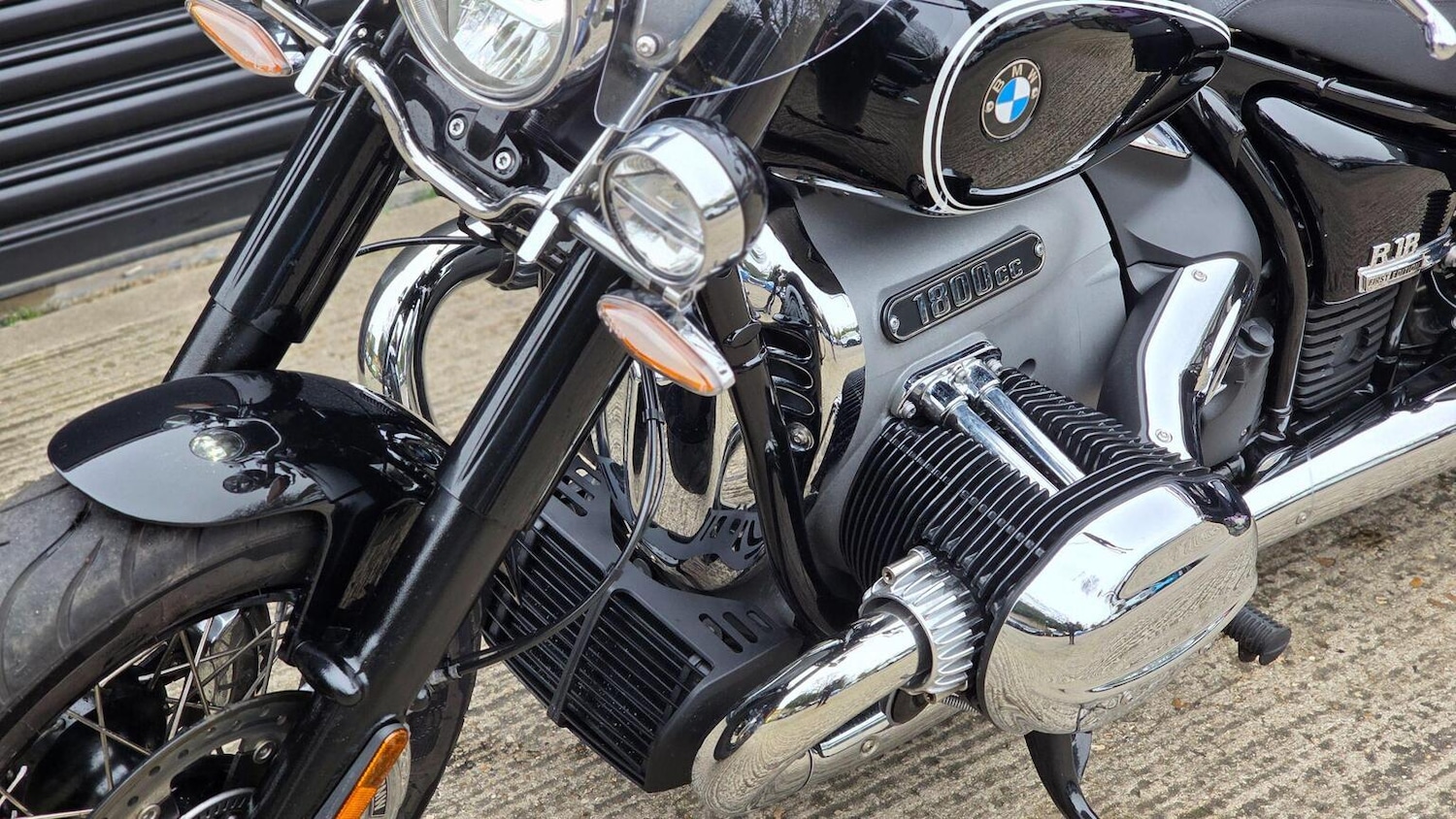 BMW R18