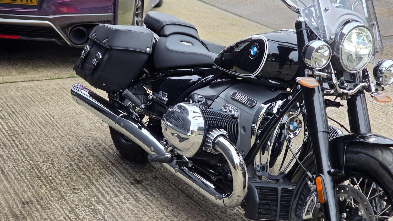 BMW R18