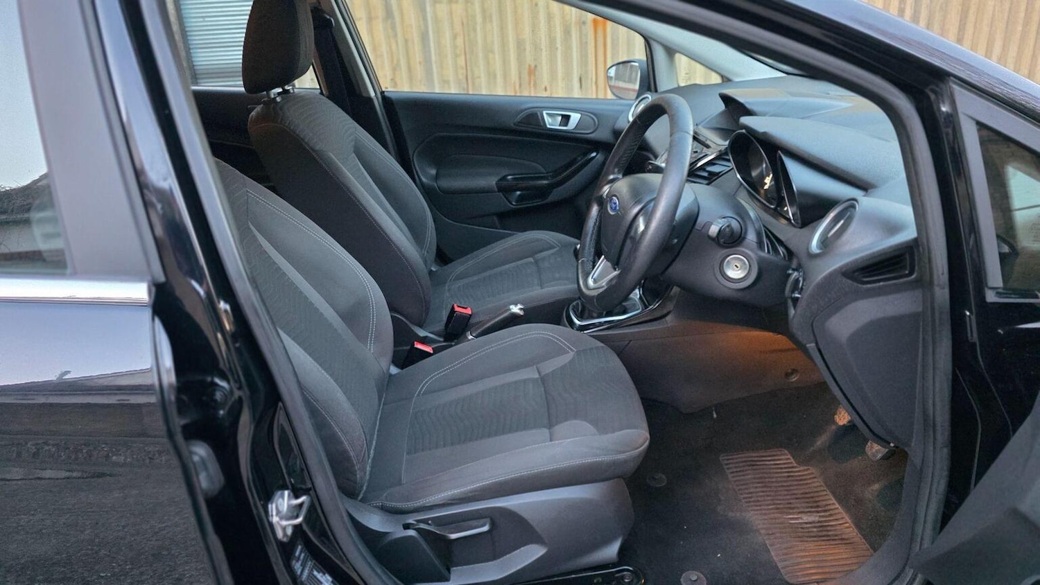 Used Ford Fiesta 2017 for sale - 78176082: Photo 16