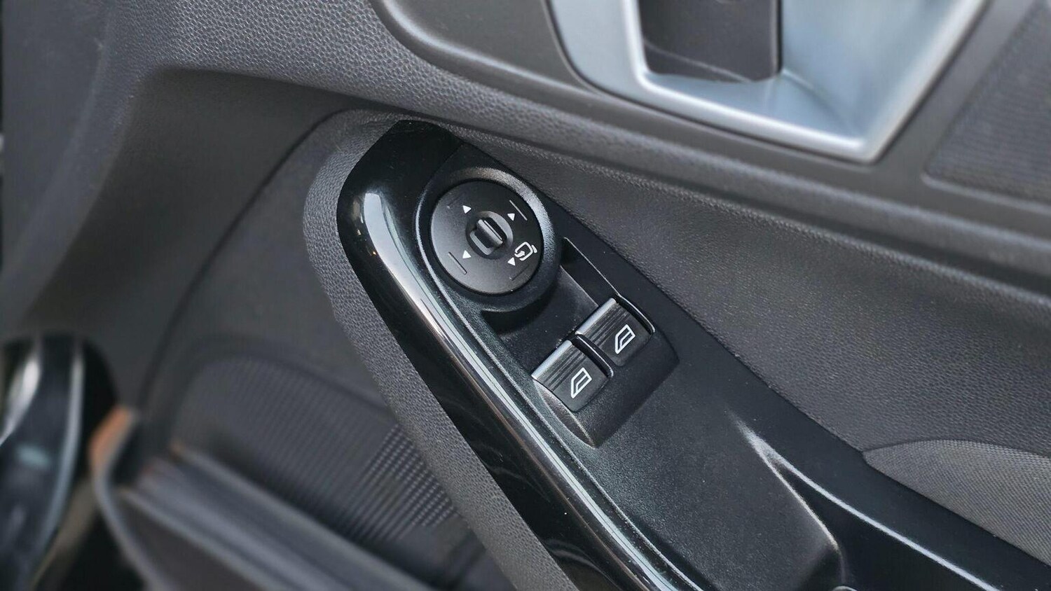 Used Ford Fiesta 2017 for sale - 78176082: Photo 30