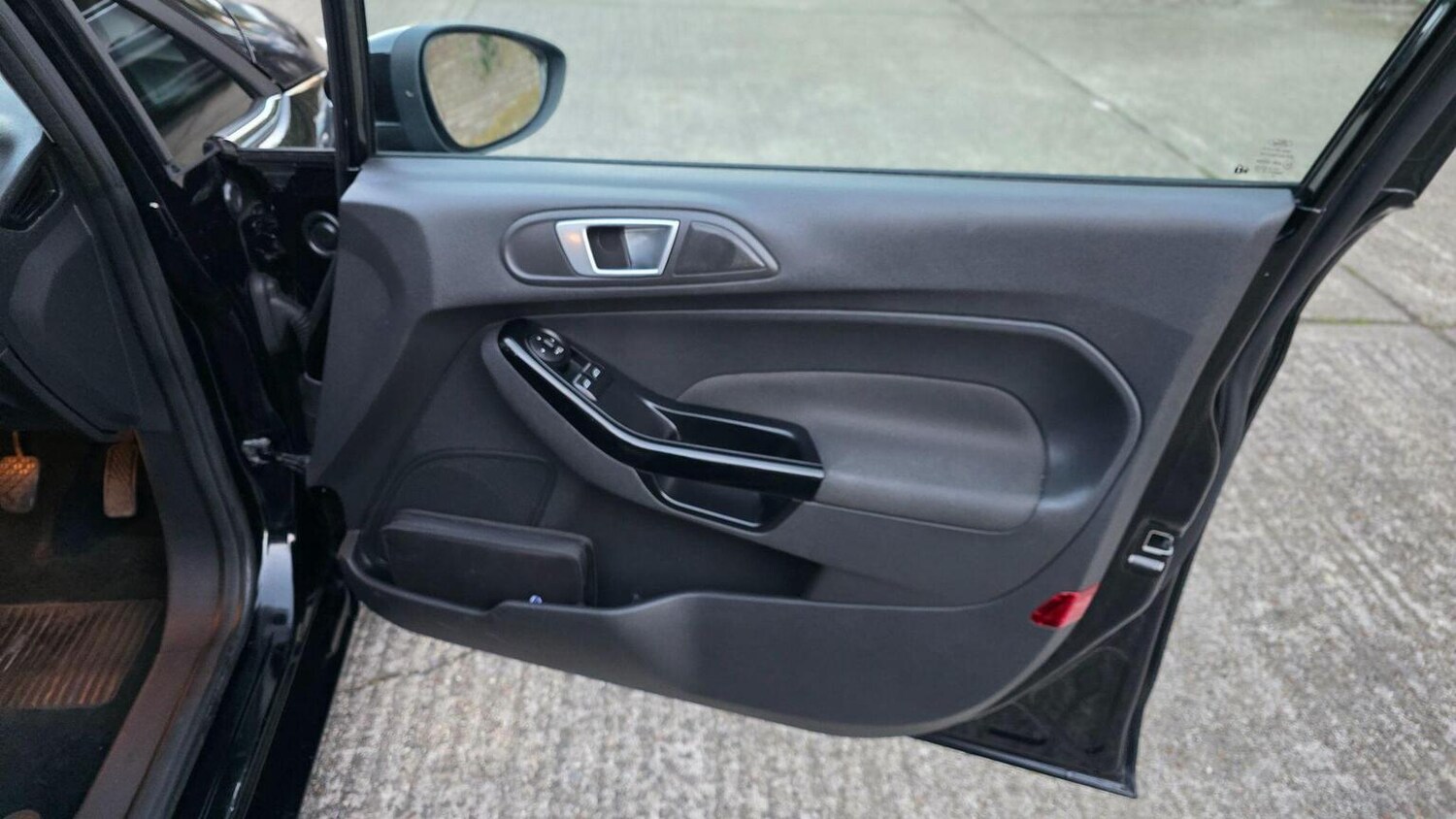 Used Ford Fiesta 2017 for sale - 78176082: Photo 31