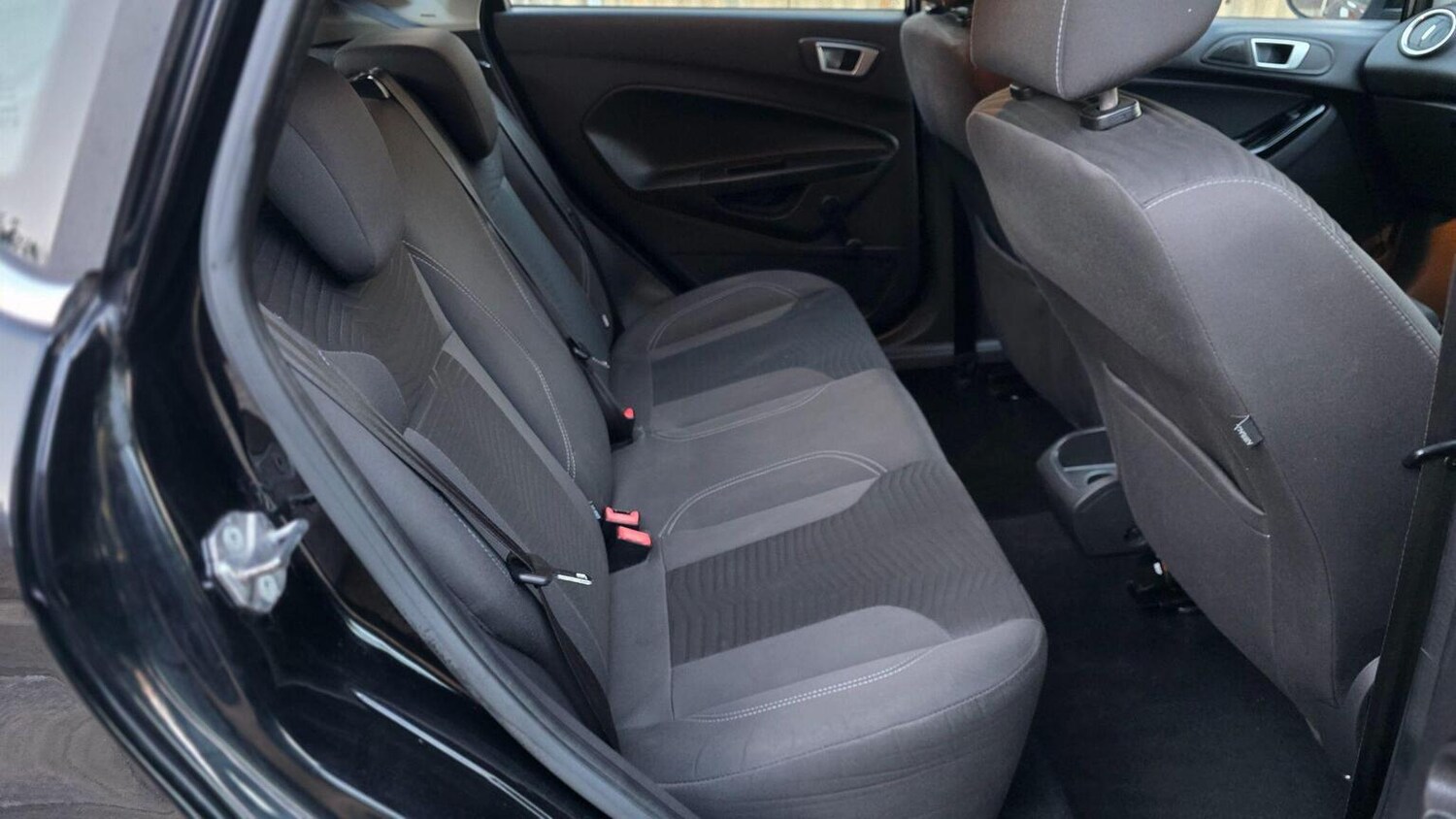 Used Ford Fiesta 2017 for sale - 78176082: Photo 32