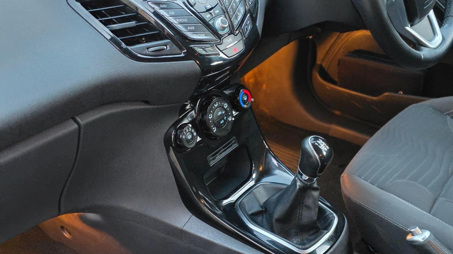 Used Ford Fiesta 2017 for sale - 78176082: Photo 40