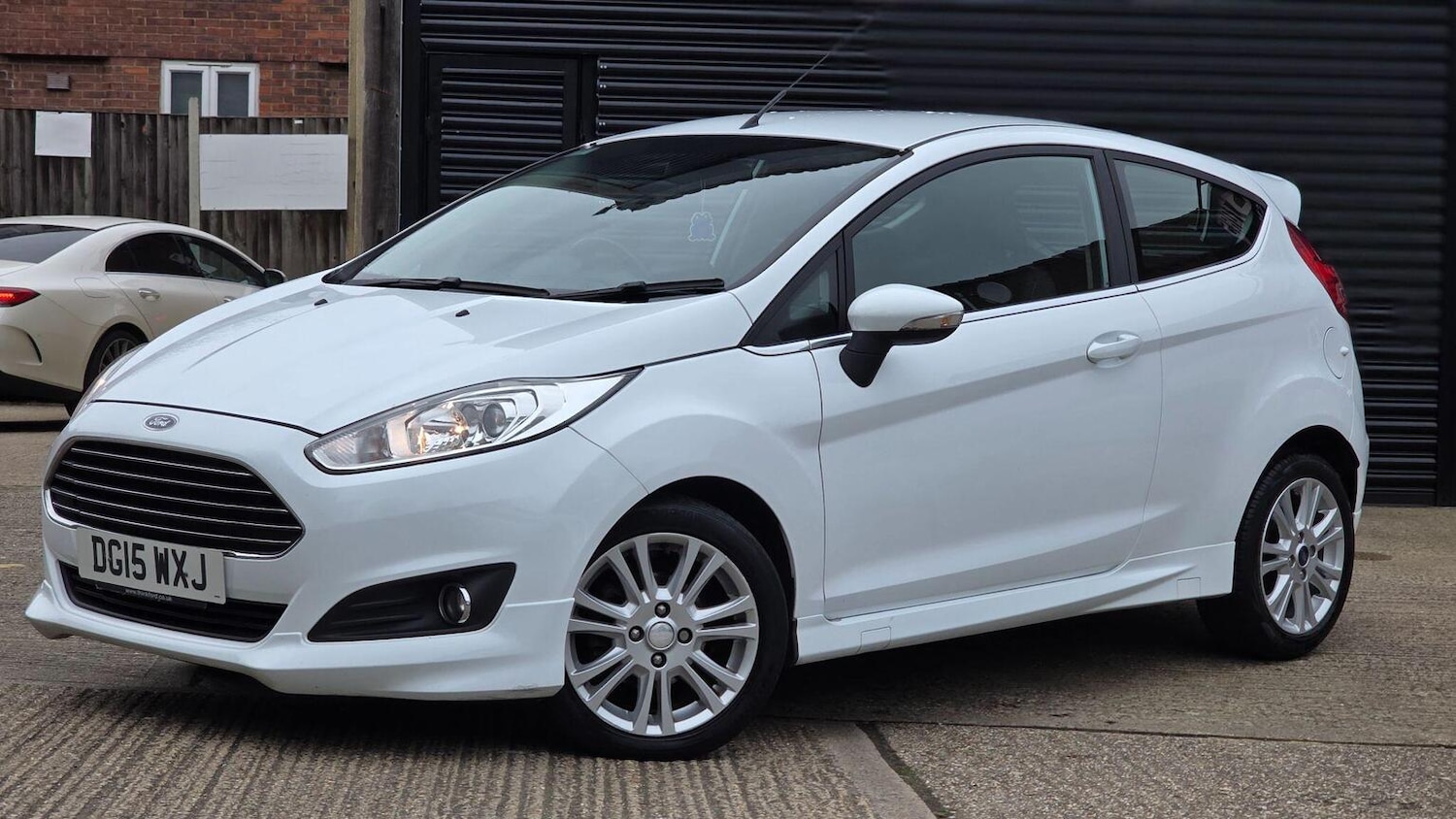 Used Ford Fiesta 2015 for sale - 77635345: Photo 2