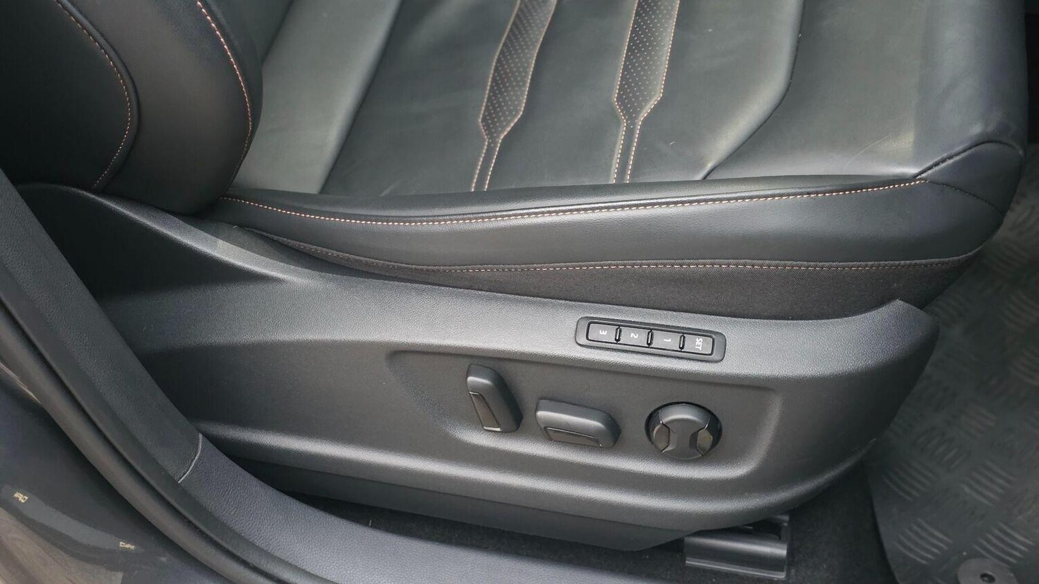 Used Cupra Ateca 2023 for sale - 76382466: Photo 33