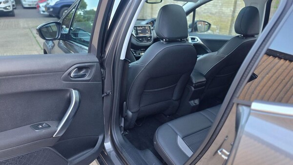 Used Peugeot 2008 2019 for sale - 75664450: Photo 35