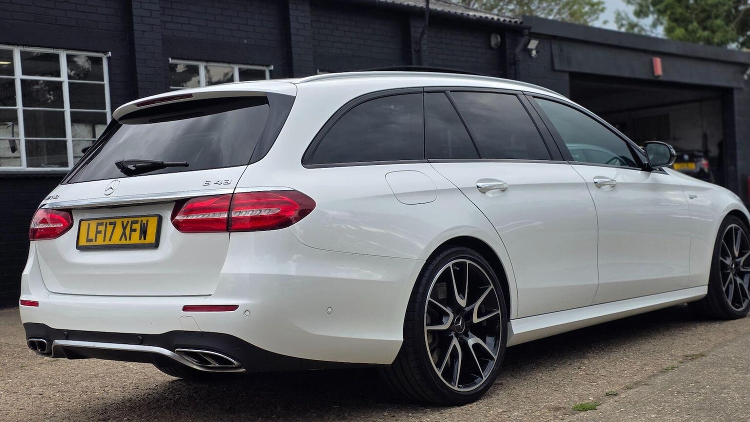 Used Mercedes-Benz E Class 2017 for sale - 76769313: Photo 31