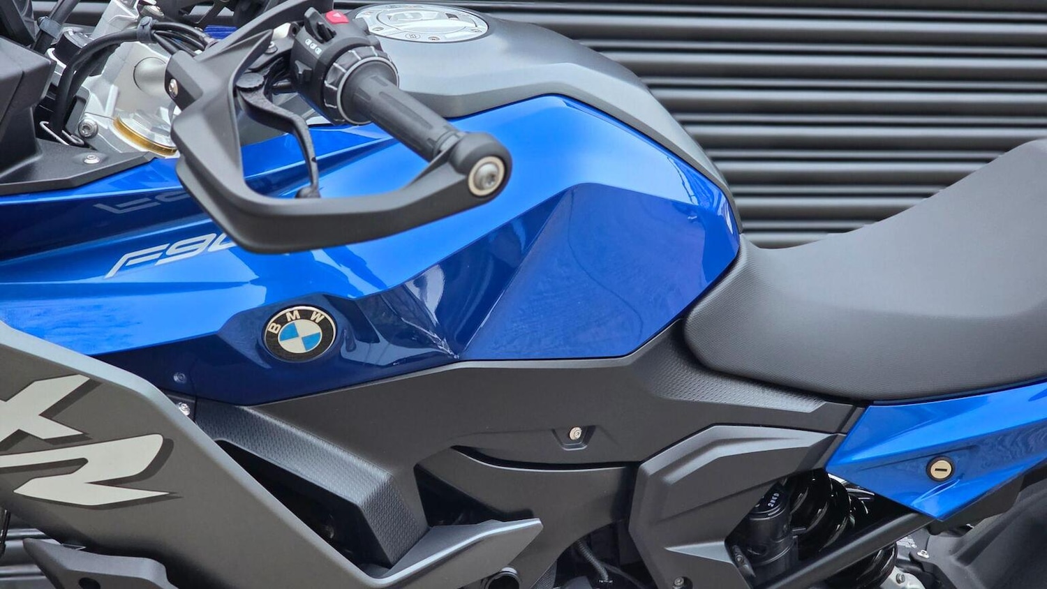 BMW F 900 XR