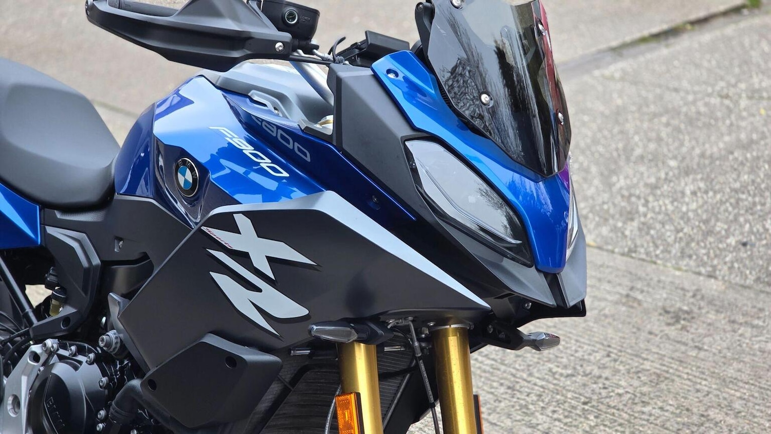 BMW F 900 XR