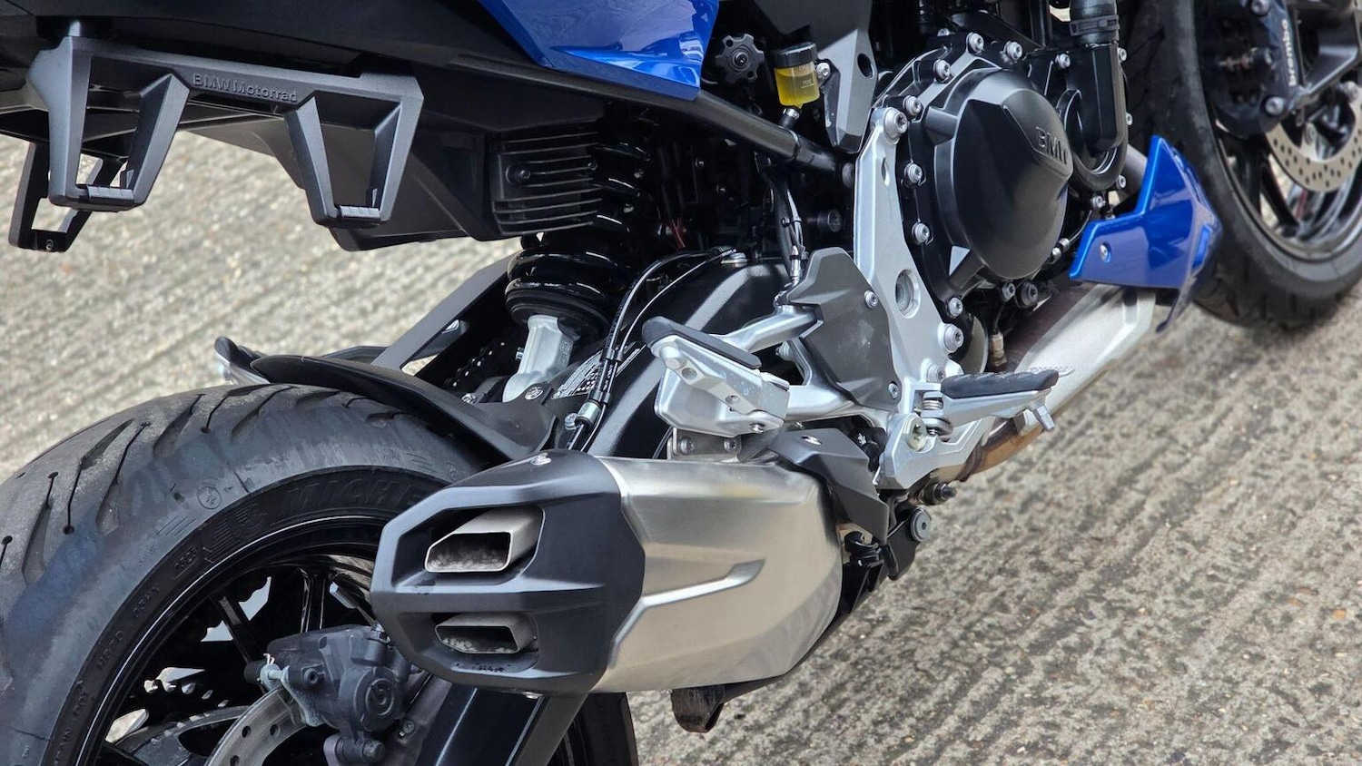 BMW F 900 XR
