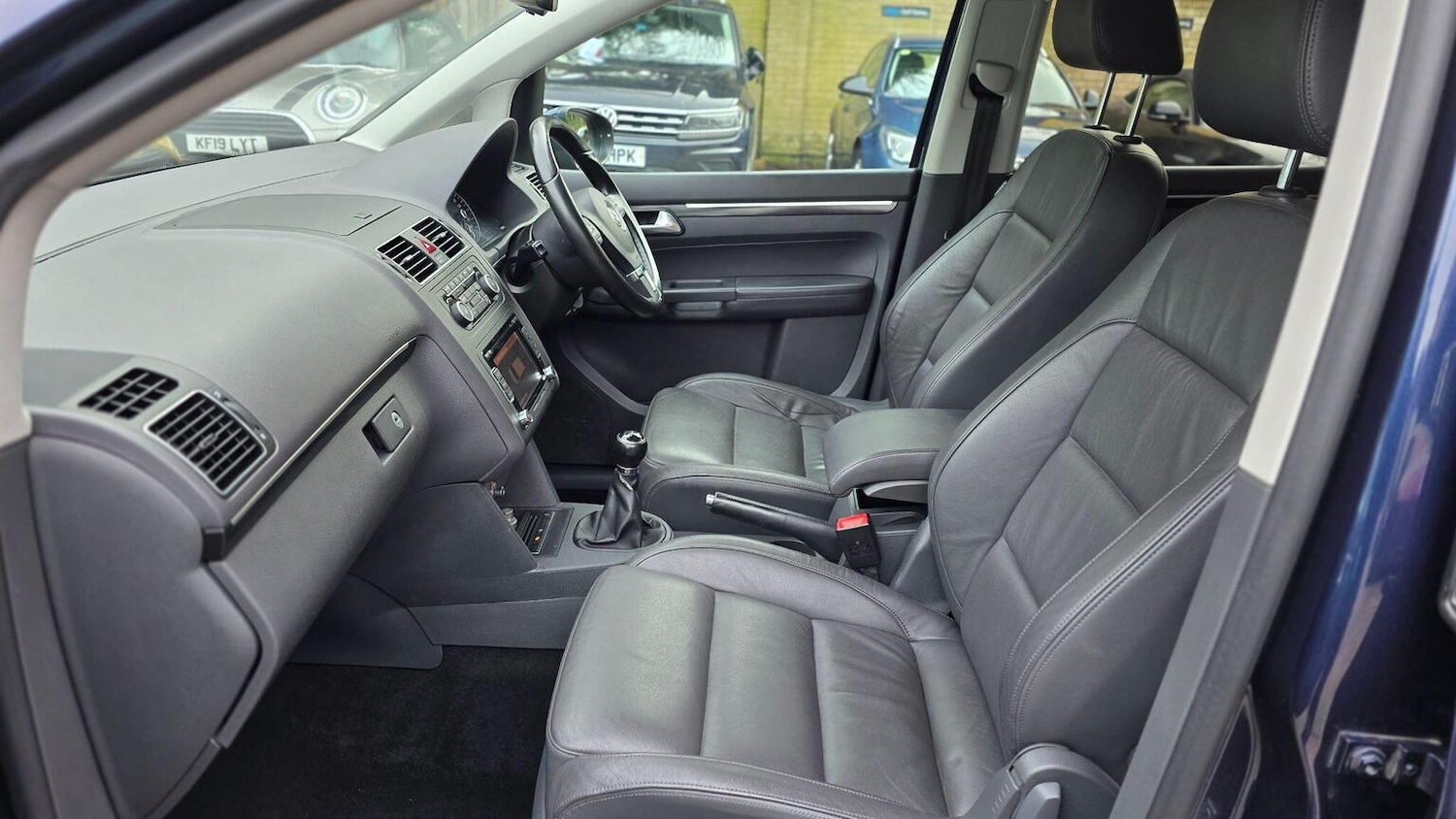 Used Volkswagen Touran 2012 for sale - 77548201: Photo 10