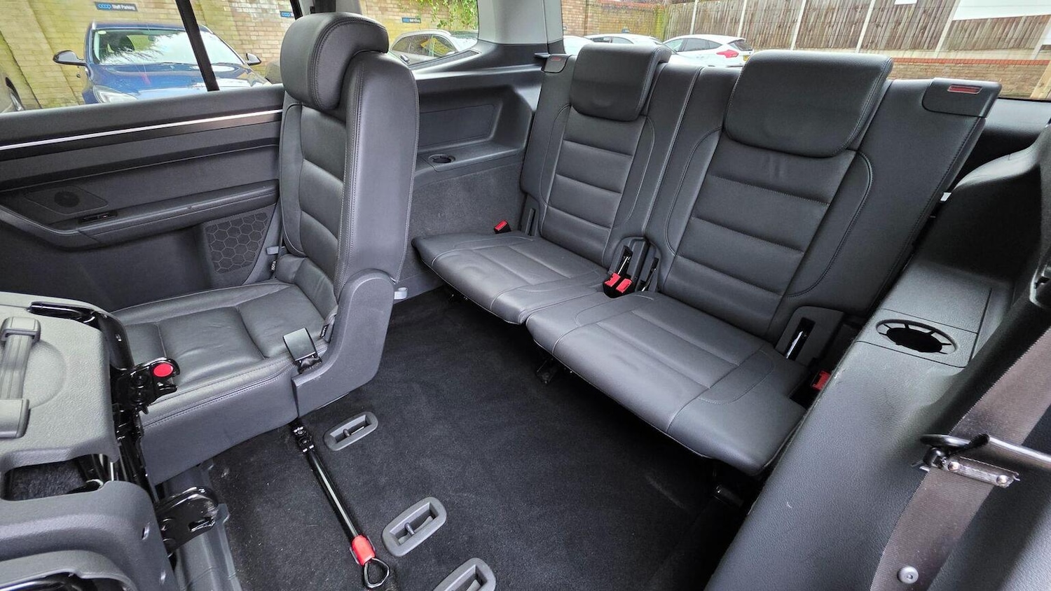 Used Volkswagen Touran 2012 for sale - 77548201: Photo 12