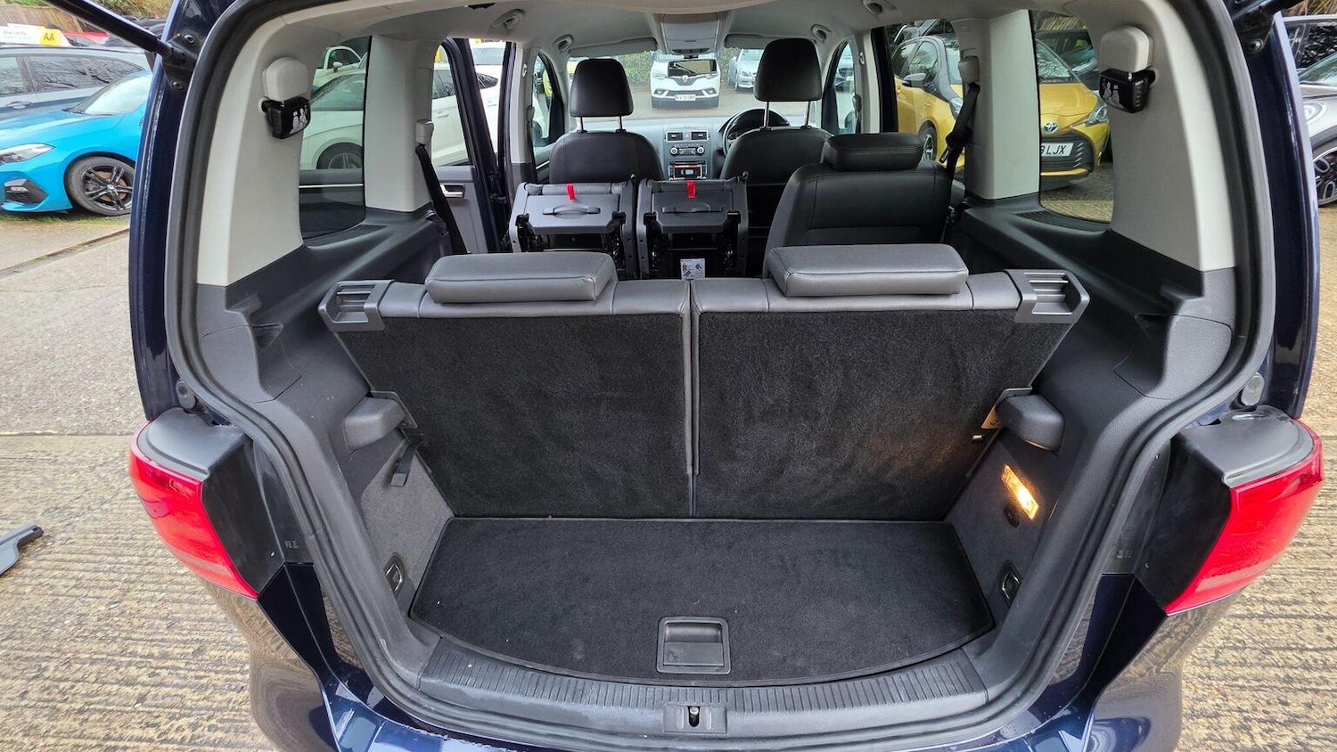 Used Volkswagen Touran 2012 for sale - 77548201: Photo 13