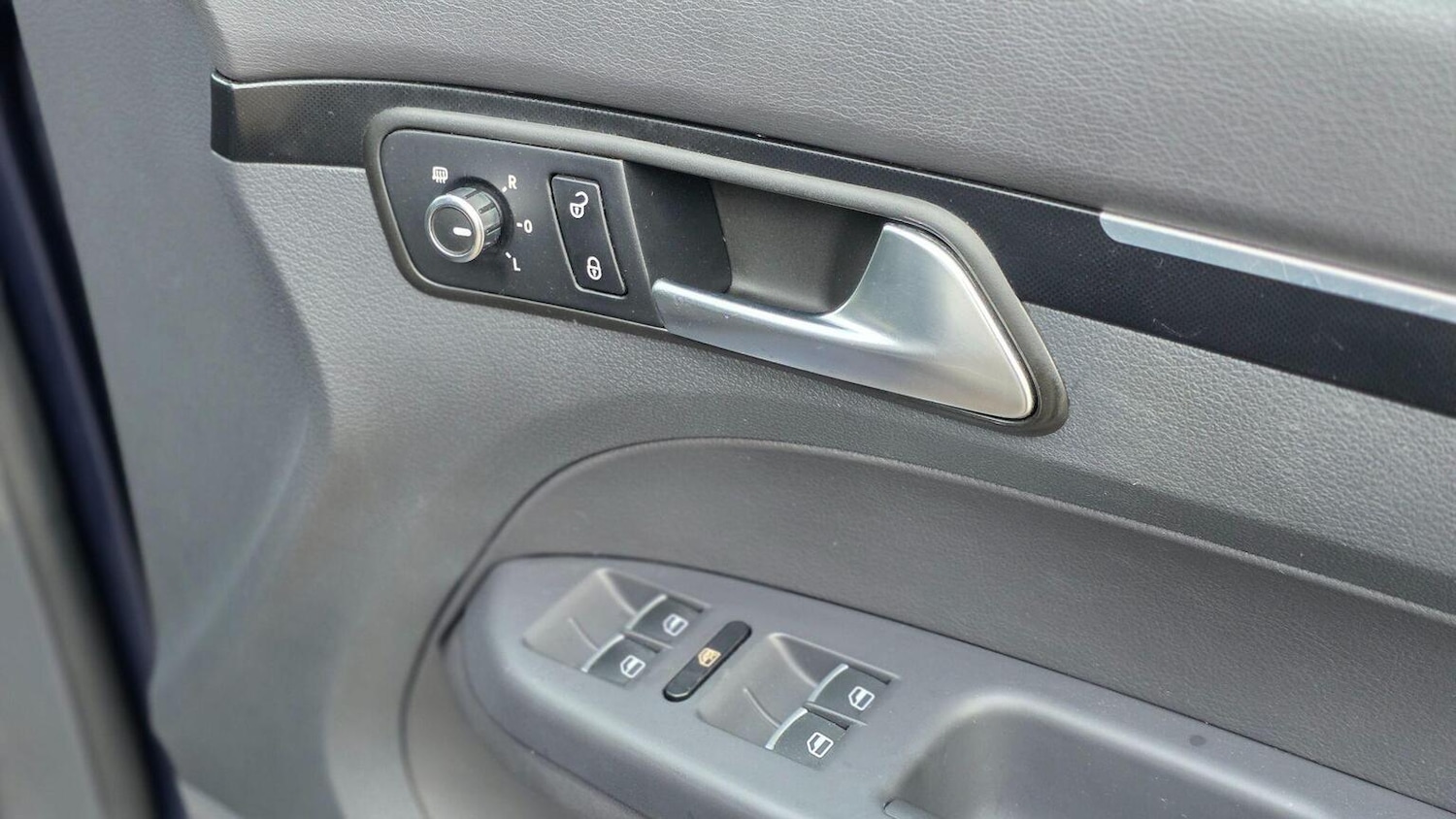 Used Volkswagen Touran 2012 for sale - 77548201: Photo 30