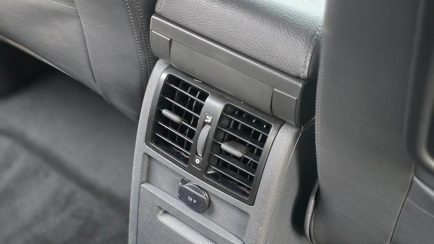 Used Volkswagen Touran 2012 for sale - 77548201: Photo 33