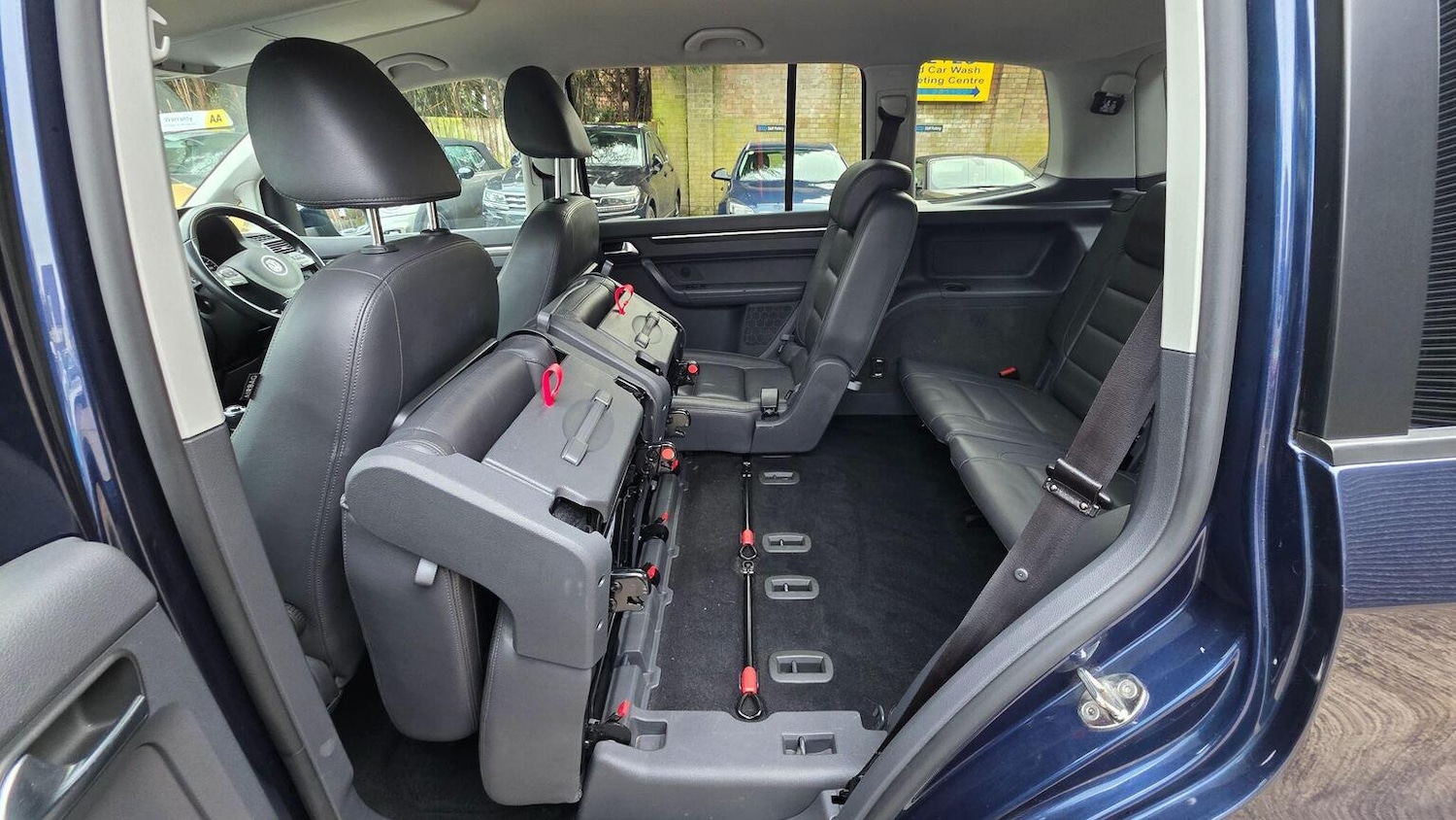 Used Volkswagen Touran 2012 for sale - 77548201: Photo 42