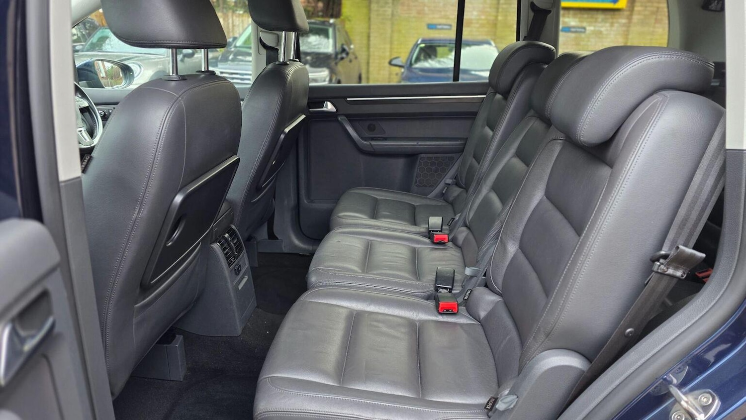 Used Volkswagen Touran 2012 for sale - 77548201: Photo 43