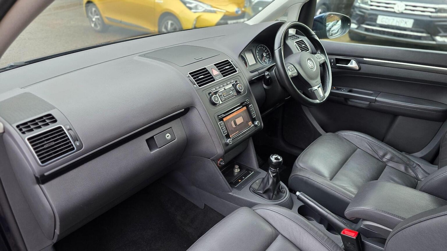 Used Volkswagen Touran 2012 for sale - 77548201: Photo 48