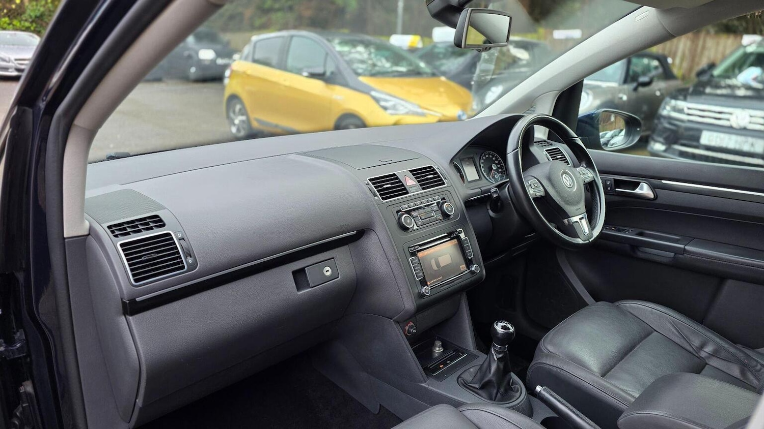 Used Volkswagen Touran 2012 for sale - 77548201: Photo 50