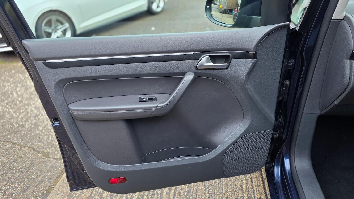 Used Volkswagen Touran 2012 for sale - 77548201: Photo 51