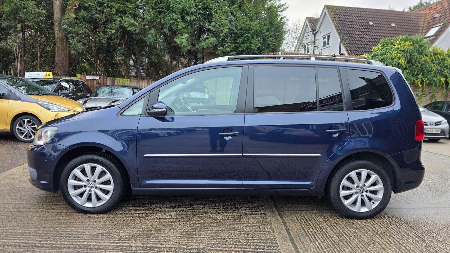 Used Volkswagen Touran 2012 for sale - 77548201: Photo 8